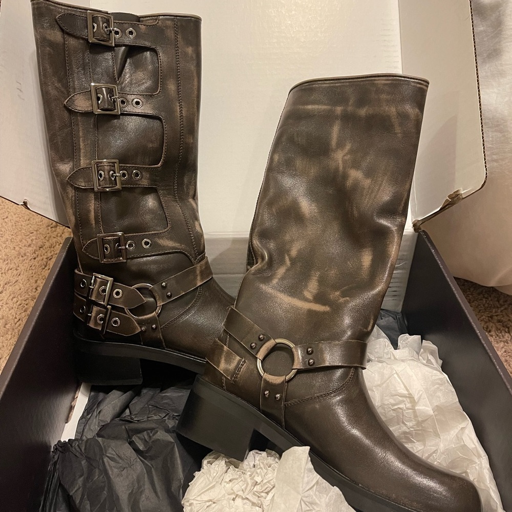 Steve Madden Rocky Brown Distressed Boot